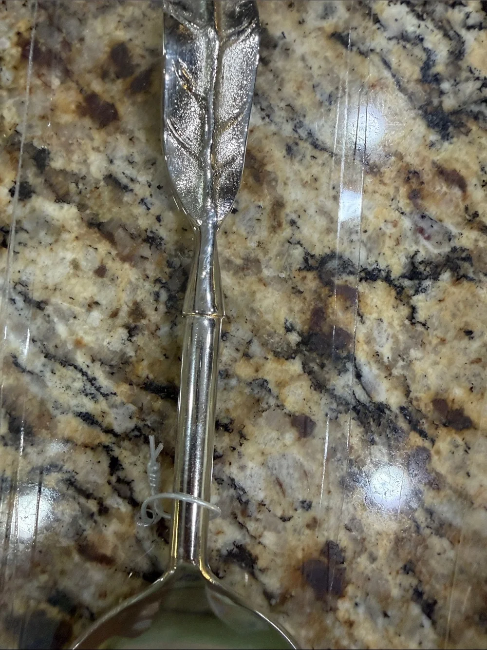 NEW IN PKG Salad Tong Set with Leaf Handles